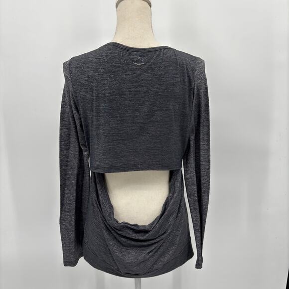 104. Beyond Yoga Womens L Gray Open Back Long Sleeve Workout Top Activewear Y2K - Picture 2 of 11